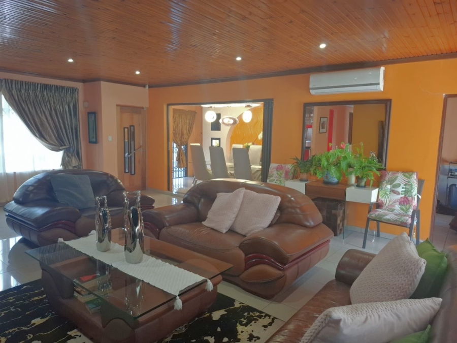5 Bedroom Property for Sale in Fichardt Park Free State